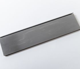 Opbouw briefklep met veermechanisme, type Structure, RVS geslepen.